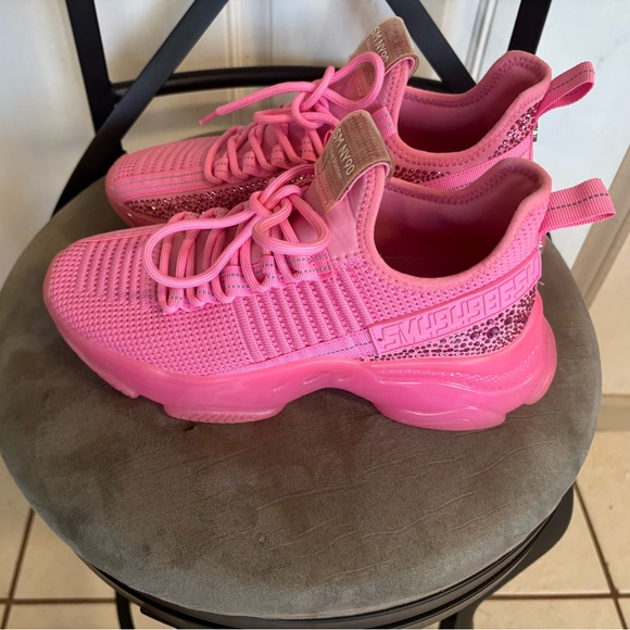 Size 9 Steve Madden SM NY90 Hot Pink gemmed Maxima lace up Sneaker.  In EUC! - Picture 4 of 8